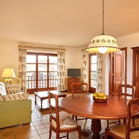 Appartement Inmas Nou With Shared Pool *